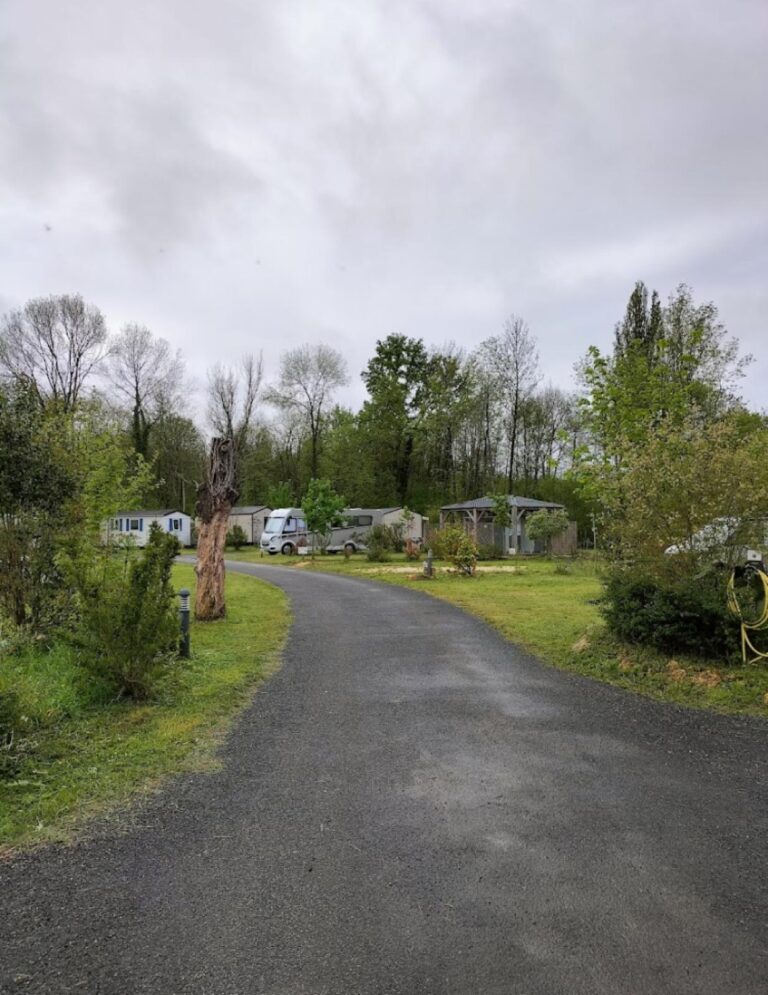 Campsite Le Moulin du Bleufond Montignac-Lascaux